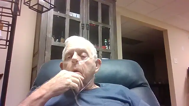 Snapshot of bootlegmanz chatting on 11.08.25 bootlegmanz online show from 11.08.25