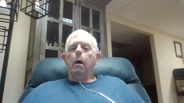 Snapshot of bootlegmanz chatting on 11.13.25 bootlegmanz online show from 11.13.25