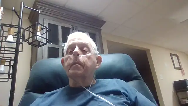 Snapshot of bootlegmanz chatting on 11.16.25 bootlegmanz online show from 11.16.25