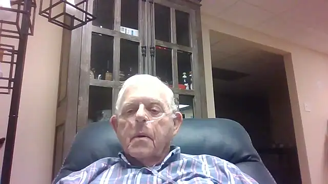 Snapshot of bootlegmanz chatting on 11.22.25 bootlegmanz online show from 11.22.25