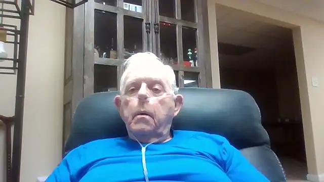 Snapshot of bootlegmanz chatting on 11.25.25 bootlegmanz online show from 11.25.25