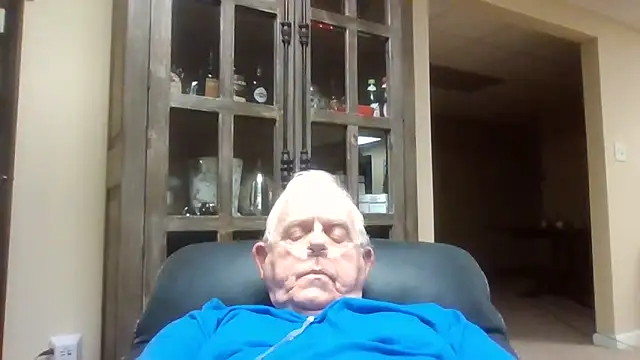 Snapshot of bootlegmanz chatting on 11.26.25 bootlegmanz online show from 11.26.25