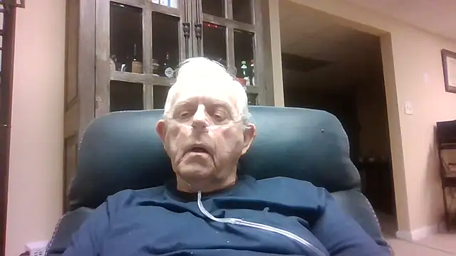 Snapshot of bootlegmanz chatting on 11.26.25 bootlegmanz online show from 11.26.25