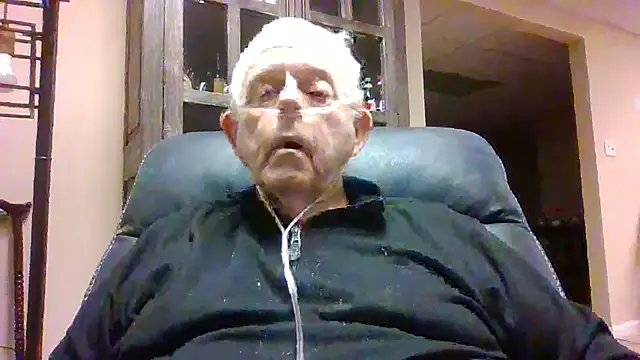 Snapshot of bootlegmanz chatting on 11.29.25 bootlegmanz online show from 11.29.25