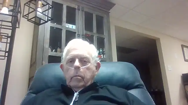 Snapshot of bootlegmanz chatting on 11.29.25 bootlegmanz online show from 11.29.25