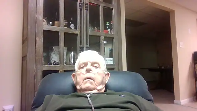 Snapshot of bootlegmanz chatting on 12.01.25 bootlegmanz online show from 12.01.25