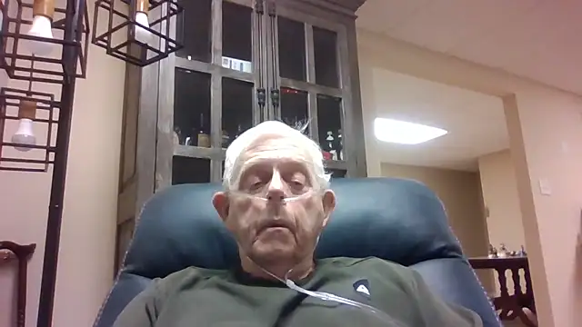 Snapshot of bootlegmanz chatting on 12.14.25 bootlegmanz online show from 12.14.25