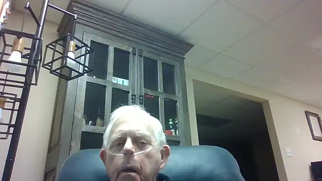 Snapshot of bootlegmanz chatting on 12.17.25 bootlegmanz online show from 12.17.25