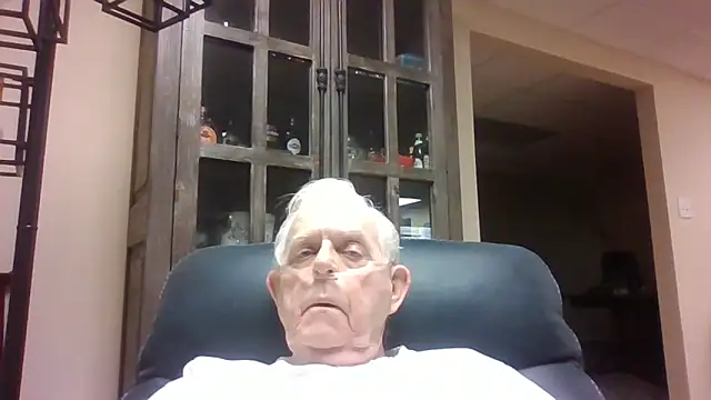 Snapshot of bootlegmanz chatting on 01.05.26 bootlegmanz online show from 01.05.26