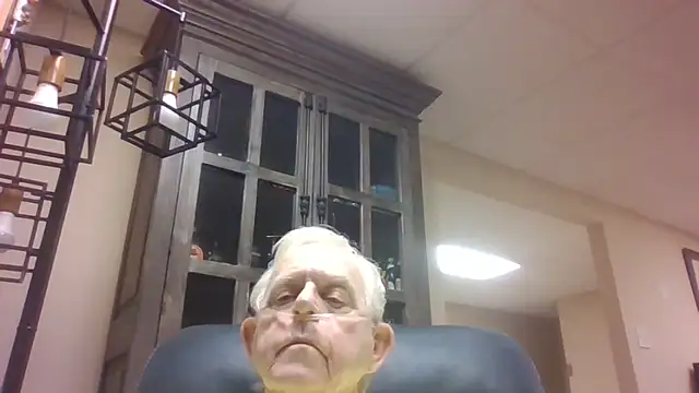 Snapshot of bootlegmanz chatting on 02.11.26 bootlegmanz online show from 02.11.26