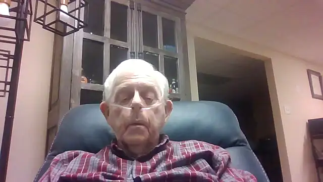 Snapshot of bootlegmanz chatting on 02.14.26 bootlegmanz online show from 02.14.26