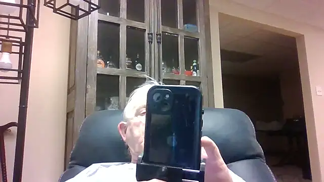 Snapshot of bootlegmanz chatting on 02.20.26 bootlegmanz online show from 02.20.26