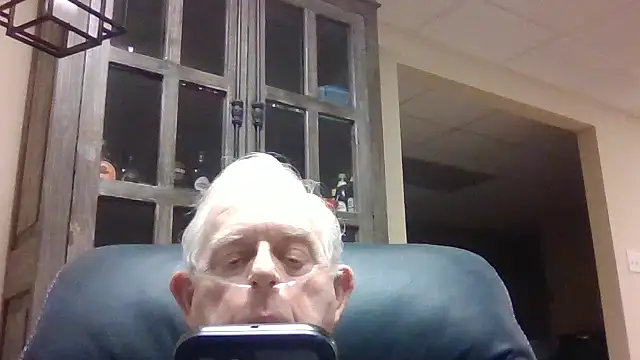 Snapshot of bootlegmanz chatting on 02.22.26 bootlegmanz online show from 02.22.26