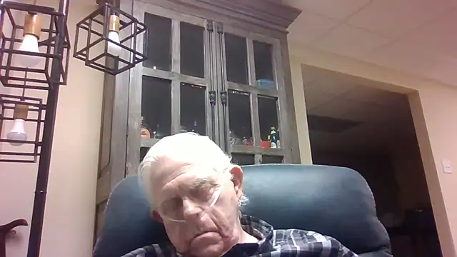 Snapshot of bootlegmanz chatting on 02.26.26 bootlegmanz online show from 02.26.26