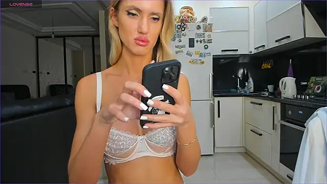 Snapshot of ANNA_D_ANGEL chatting on 12.23.24 ANNA D ANGEL online show from 12.23.24