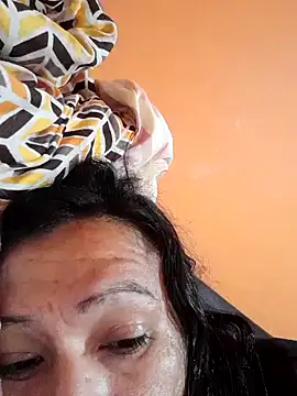 miicheele32 online show from 01.18.25