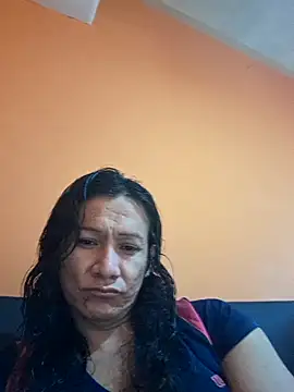 miicheele32 online show from 11.15.25