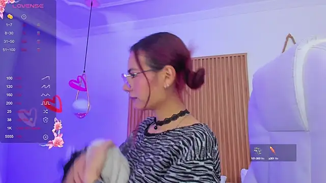 Snapshot of sophiecherry_ chatting on 03.01.25 sophiecherry online show from 03.01.25