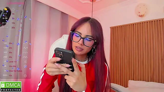 Snapshot of sophiecherry_ chatting on 10.26.25 sophiecherry online show from 10.26.25