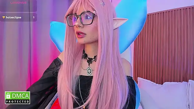 Snapshot of sophiecherry_ chatting on 10.31.25 sophiecherry online show from 10.31.25