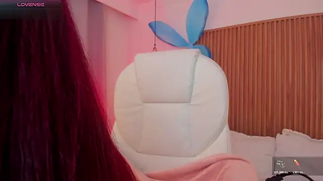 Snapshot of sophiecherry_ chatting on 11.04.25 sophiecherry online show from 11.04.25