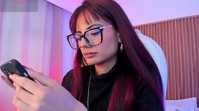 Snapshot of sophiecherry_ chatting on 11.22.25 sophiecherry online show from 11.22.25