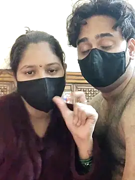 IND COUPLE1 online show from 01.14.25