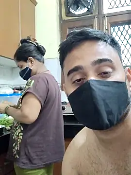 IND COUPLE1 online show from 02.22.25