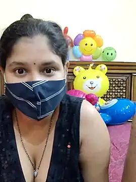 IND COUPLE1 online show from 02.23.25