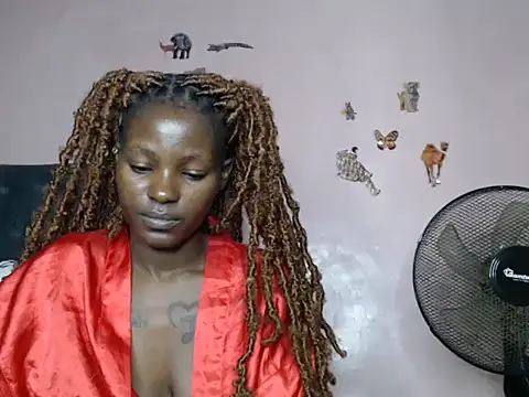 Snapshot of TrishaKalid chatting on 03.14.25 TrishaKalid online show from 03.14.25