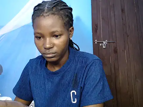 Snapshot of TrishaKalid chatting on 10.09.25 TrishaKalid online show from 10.09.25