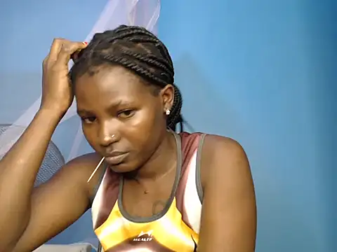 Snapshot of TrishaKalid chatting on 11.19.25 TrishaKalid online show from 11.19.25