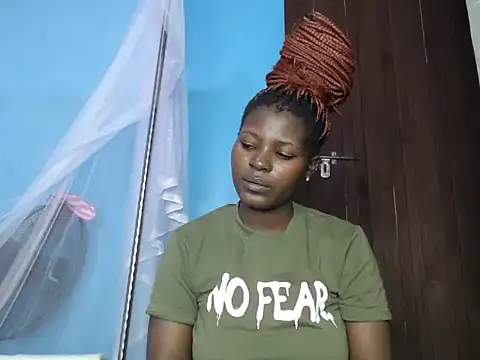 Snapshot of TrishaKalid chatting on 12.15.25 TrishaKalid online show from 12.15.25