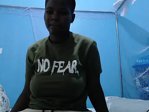 Snapshot of TrishaKalid chatting on 02.14.26 TrishaKalid online show from 02.14.26