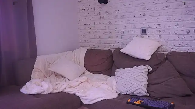 Charming Daphny online show from 03.20.25