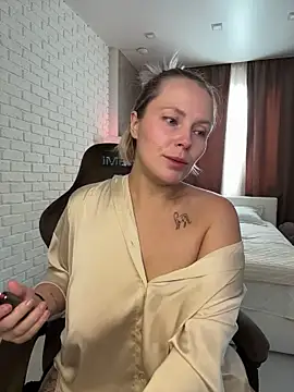 Charming Daphny online show from 11.21.25