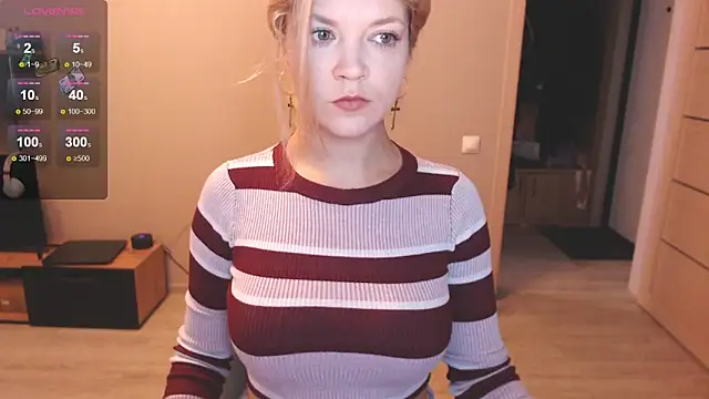 Snapshot of Brience chatting on 11.18.25 Brience online show from 11.18.25