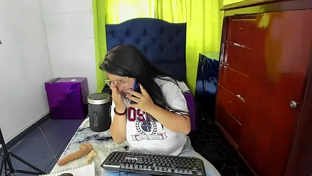  Angelinaandrade  online show from 01.31.25