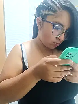 Snapshot of _Angelinaandrade_ chatting on 12.23.25 Angelinaandrade online show from 12.23.25