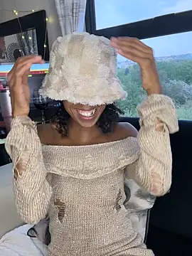 Snapshot of Dime-__ chatting on 09.28.25 Dime- online show from 09.28.25