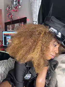 Snapshot of Dime-__ chatting on 10.01.25 Dime- online show from 10.01.25