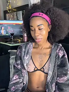 Snapshot of Dime-__ chatting on 10.15.25 Dime- online show from 10.15.25