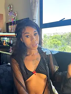 Snapshot of Dime-__ chatting on 10.23.25 Dime- online show from 10.23.25