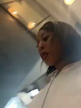 Snapshot of Dime-__ chatting on 10.29.25 Dime- online show from 10.29.25