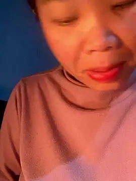 Snapshot of Laura8910 chatting on 12.05.24 Laura8910 online show from 12.05.24