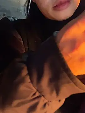 Snapshot of Laura8910 chatting on 01.21.25 Laura8910 online show from 01.21.25