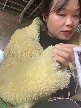 Snapshot of Laura8910 chatting on 02.17.25 Laura8910 online show from 02.17.25