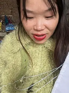 Snapshot of Laura8910 chatting on 02.20.25 Laura8910 online show from 02.20.25