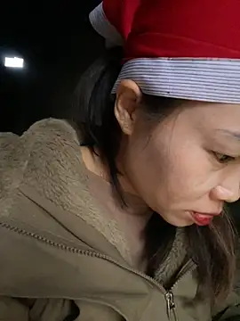 Snapshot of Laura8910 chatting on 02.23.25 Laura8910 online show from 02.23.25