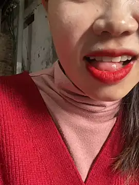 Snapshot of Laura8910 chatting on 02.25.25 Laura8910 online show from 02.25.25